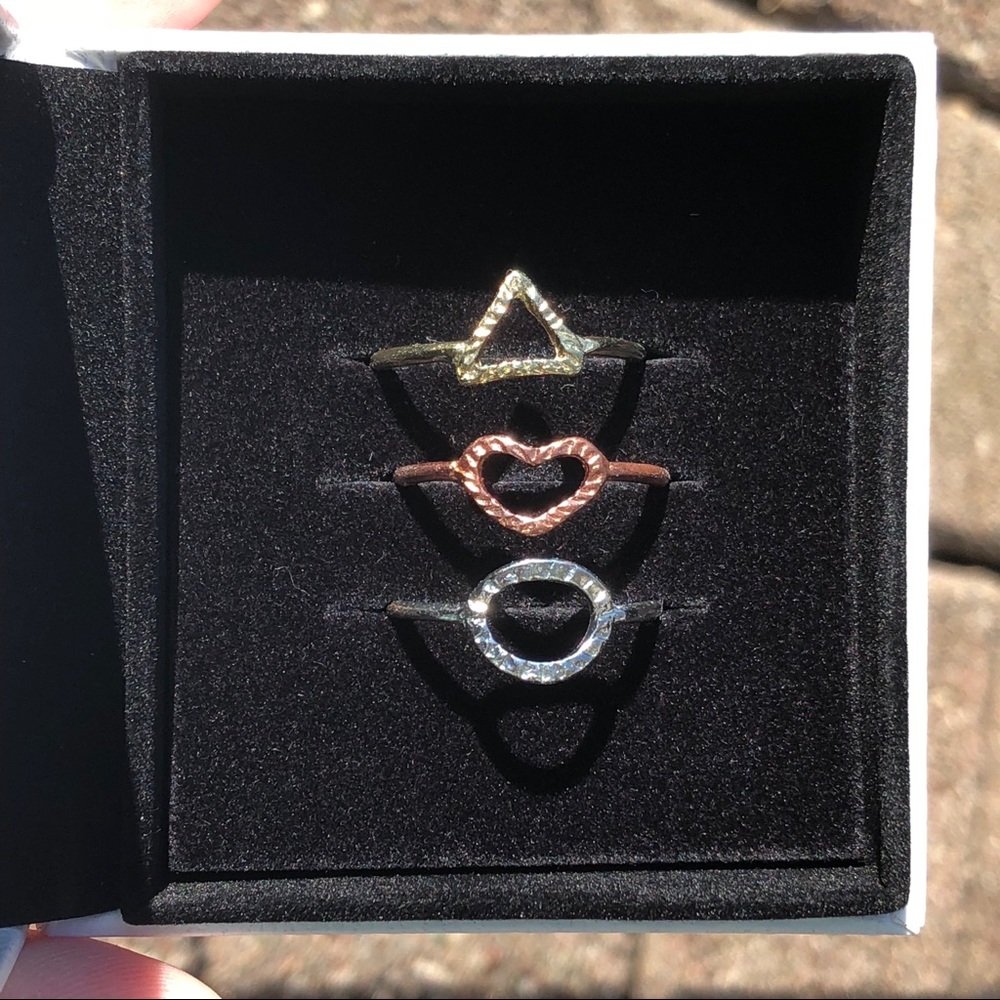 Triple shape outline ring set